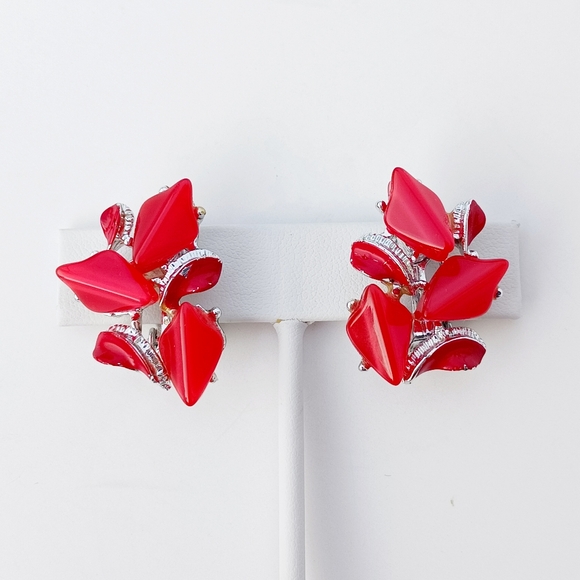 Vintage Red Moonglow Lucite Plastic Earring Bracelet Set Silvertone Clip-on - Picture 5 of 11